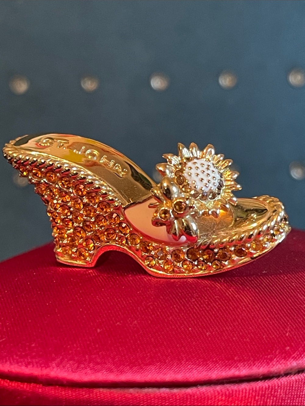 Vintage St. John 24K Gold Electroplated Austrian Crystal Wedge Shoe Brooch - Picture 5 of 13